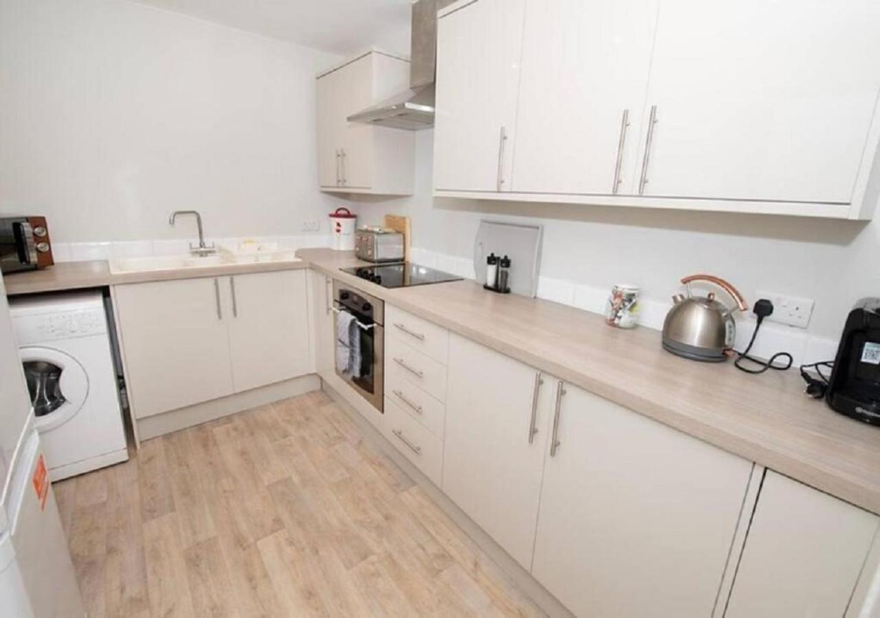 Pelican-Stylish 2-Bed Apartment Close To Beach & Town Scarborough Exterior foto